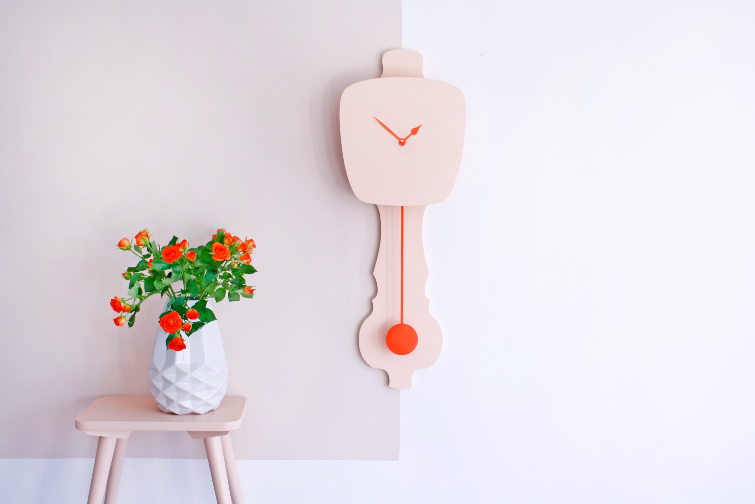 Horloge rose pêche * Kloq