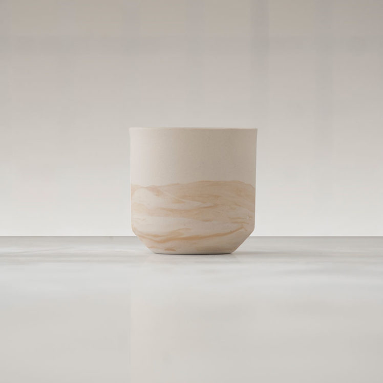 Tasse marbrée en céramique