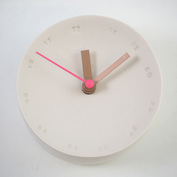 Horloge murale en porcelaine 10cm nude/rose * Studio Harm en Elke
