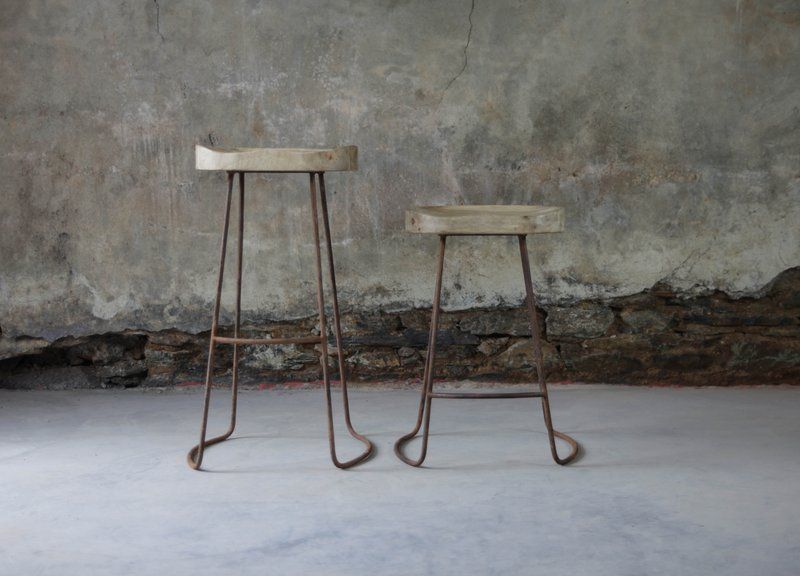 Tabouret haut (75cm) en métal et bois de manguier Loko * Nkuku