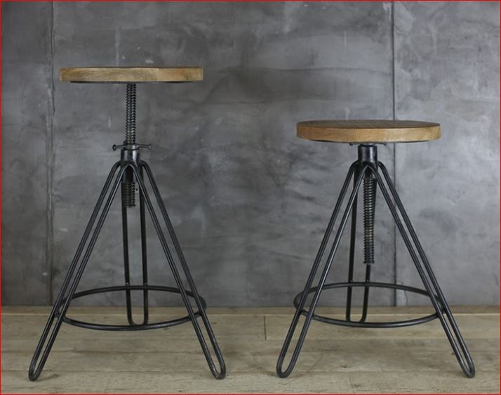 Tabouret ajustable (55-75cm) en métal et et bois de manguier Arvi * Nkuku