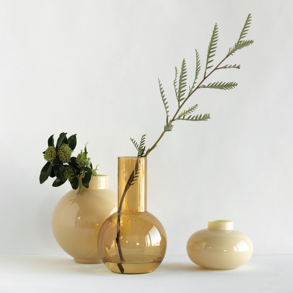 Vase élancé Ella en verre recyclé amande * Urban Nature Culture