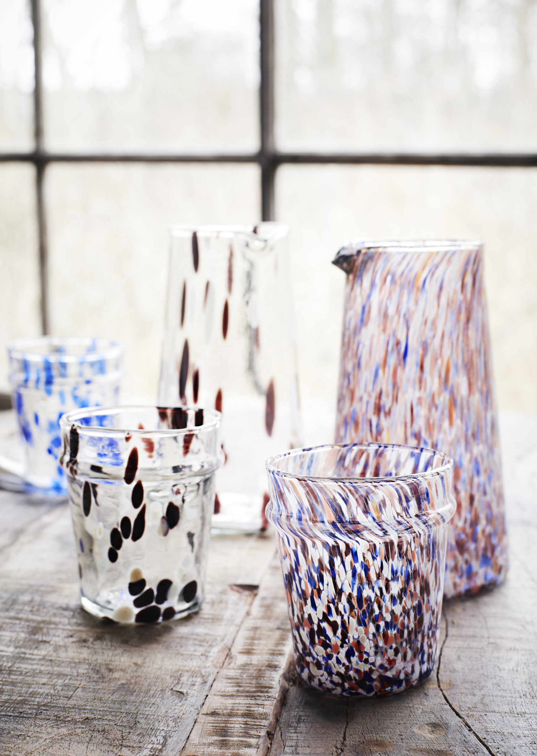 Cruche - carafe en verre recyclé moucheté bleu orange blanc * Madam Stoltz