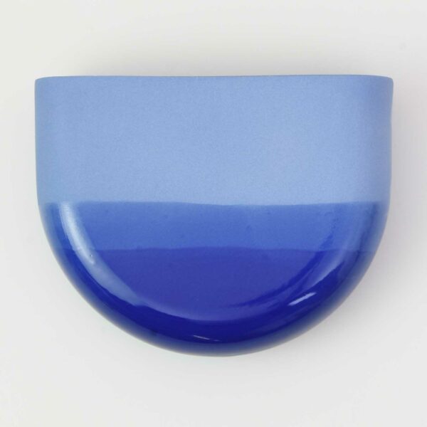 Vase mural semi-circulaire dégradé bleu cobalt/bleu océan * Studio Harm en Elke